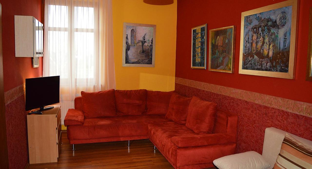 Hotel *** Plauter Kuria Veľký Meder Exteriér fotografie
