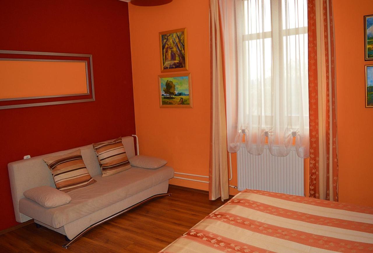 Hotel *** Plauter Kuria Veľký Meder Exteriér fotografie