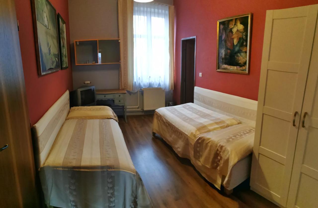 Hotel *** Plauter Kuria Veľký Meder Exteriér fotografie
